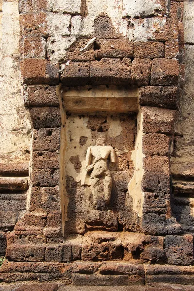 Más de 1200 años de antigüedad esculturas de laterita, monumentos en Thail — Foto de Stock