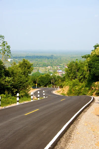 Estrada sinuosa na Tailândia — Fotografia de Stock
