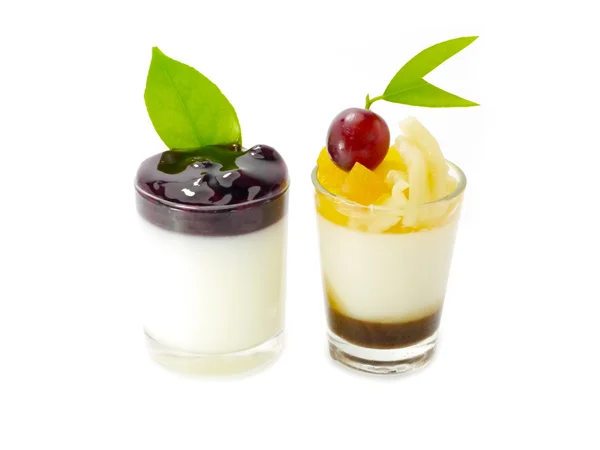 Agar-Dessert mit Obstsalat und Blaubeeren — Stockfoto