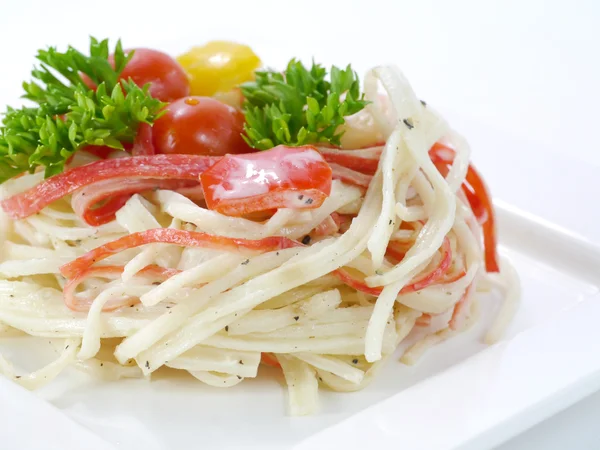 Imitation krabba sallad. — Stockfoto