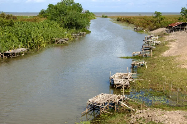 Vista sul canale verso il lago . — Foto Stock