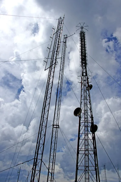 Antennenturm der Kommunikation — Stockfoto