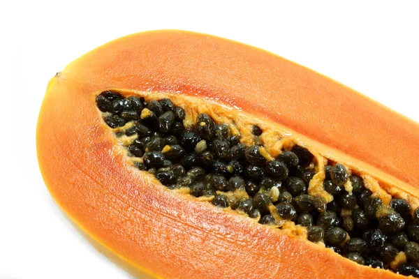 Verse en rijpe papaja geïsoleerd op witte achtergrond — Stockfoto