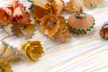 renk tıraş ile kalemler