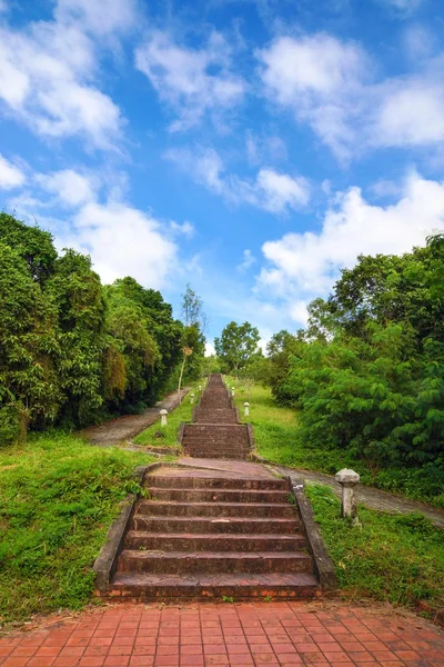 Escalones de piedra del histórico sur de Tailandia . — Foto de Stock