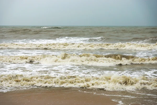 Onde marine, intensità nella stagione dei monsoni . — Foto Stock