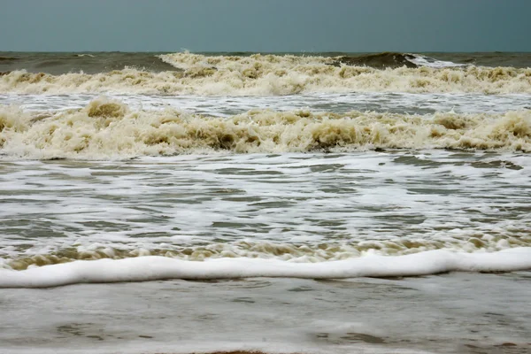 Sea waves, intensity in monsoon season. — Stock Photo, Image