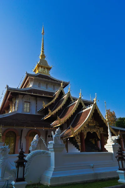 Thailändska tempel i norra Thailand. — Stockfoto