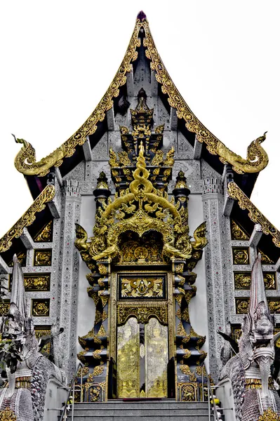 Tajskie świątynie w północnej Tajlandii. — Zdjęcie stockowe