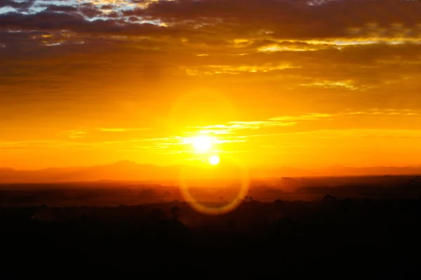 Solnedgång himlen, vid sjön songkhla, thailand. — Stockfoto