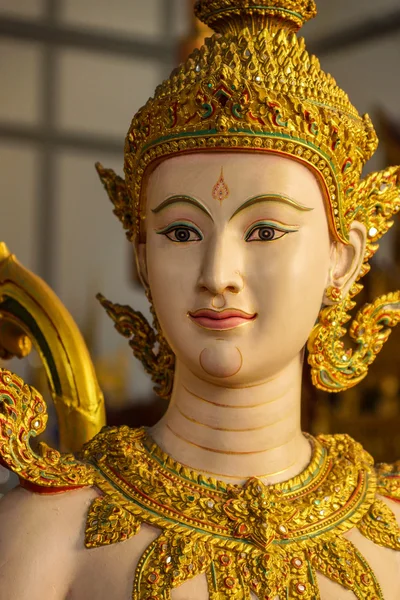 Skulptur av ängel i ceremoniella vikten av tradition, thaila — Stockfoto