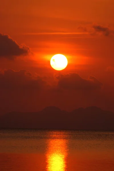 ทะเลสาบพระอาทิตย์ตก — ภาพถ่ายสต็อก