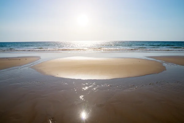 Nadie en la playa en Andaman Sunset . — Foto de Stock