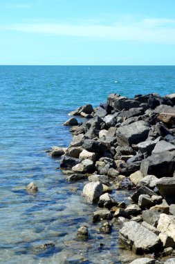 Fırtına akım koruması için taş