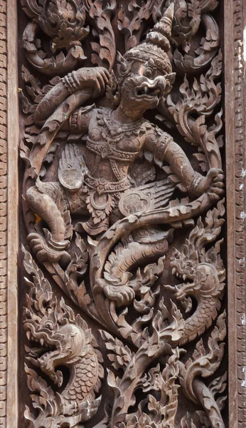 Stary Tajlandia drewno rzeźba sztuka — Zdjęcie stockowe