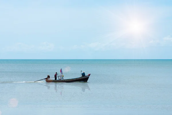 Small squid fishing boats waiting to the sea. — Stock Photo, Image