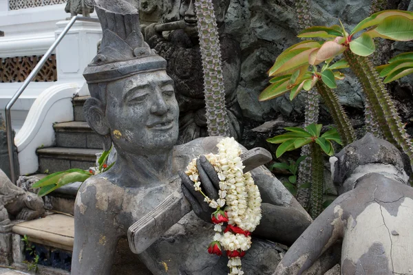 Pustelnik antyczny posąg w świątyni, Tajlandia. — Zdjęcie stockowe