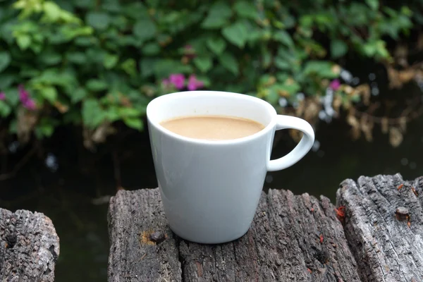 Morgonkaffe med vitt glas. — Stockfoto