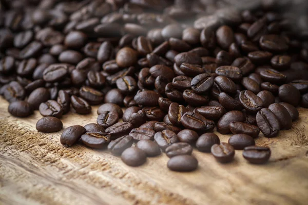 Kaffee auf Holzgrund — Stockfoto