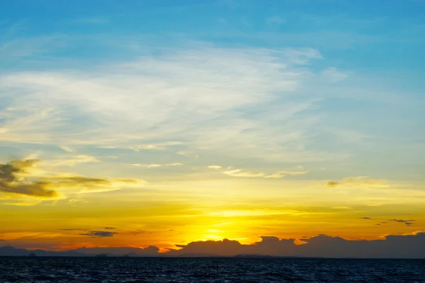 Cielo puesta del sol, Tailandia . — Foto de Stock