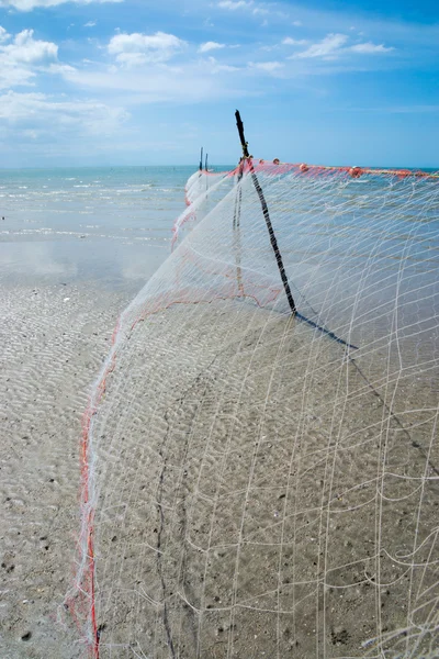 Rede de pesca nas praias na capa, no sul da Tailândia . — Fotografia de Stock