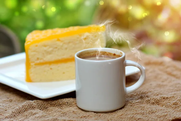 Espresso Kaffee und Kuchen. — Stockfoto