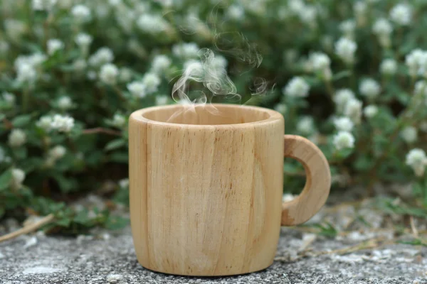 Πρωινός καφές με ξύλο Κύπελλο. — Φωτογραφία Αρχείου