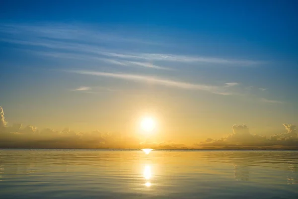 Przylądek Morski Zachody Słońca Niebo Nad Jeziorem Pustym Niebem — Zdjęcie stockowe
