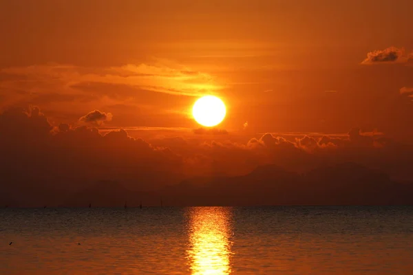 Zeegezicht Zonsondergang Hemel Bij Het Meer Met Lege Lucht — Stockfoto