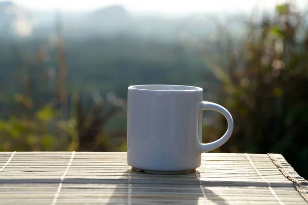 Cană Cafea Apus Soare Fundal Neclar — Fotografie, imagine de stoc