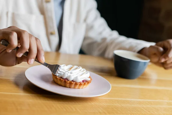 Partial View African American Man Holding Fork Tasty Tart Cup — Stock Photo, Image