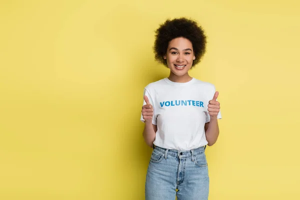 African American Woman Volunteer Inscription Shirt Showing Thumbs Isolated Yellow — 스톡 사진