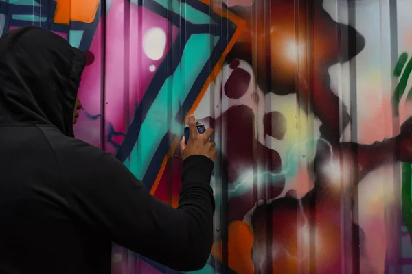 African American Hooligan Drawing Graffiti Wall Street — 图库照片