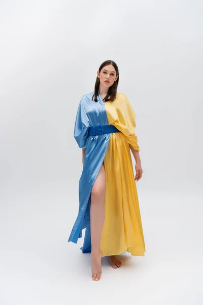 Full Length Barefoot Young Ukrainian Woman Blue Yellow Dress Posing — Fotografia de Stock