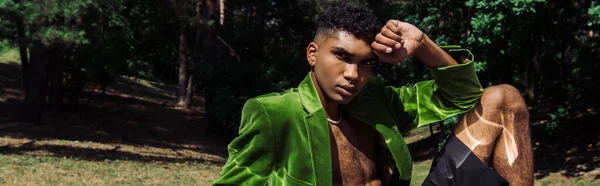 Trendy African American Man Green Velvet Blazer Looking Camera While — 图库照片