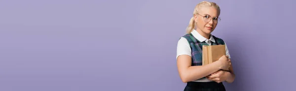 Blonde Student Shirt Vest Holding Books Isolated Purple Banner — 스톡 사진