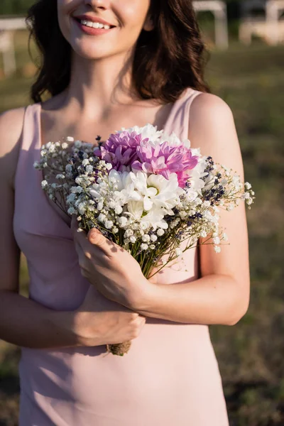 Cropped View Smiling Woman Floral Bouquet Summer Day — Stockfoto