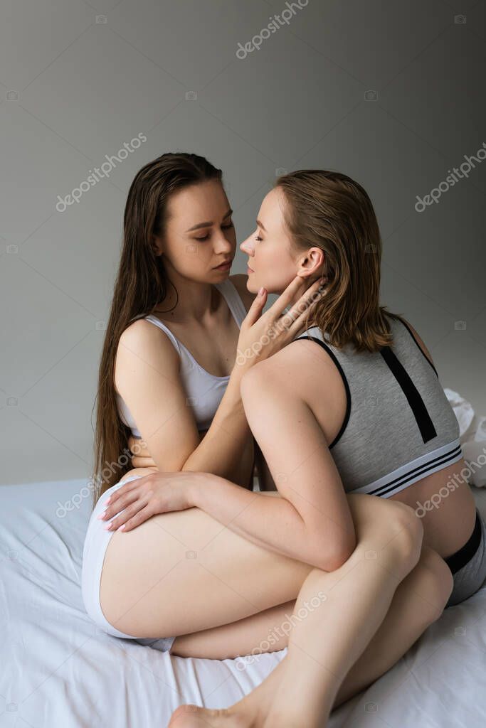 Yalangoch Quest Pistols rasmlarini koring Toshak porno boglangan