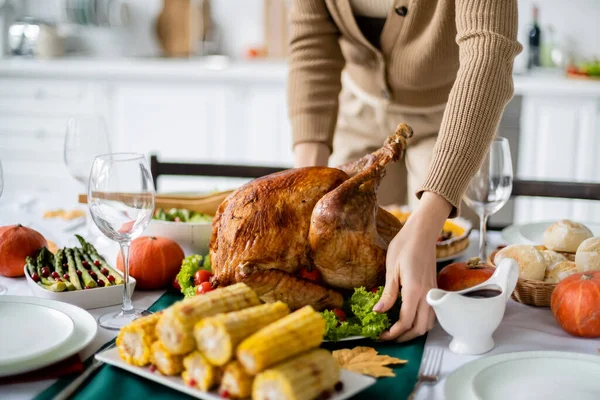 Cropped View Woman Serving Roasted Turkey Grilled Corn Asparagus Thanksgiving — Stock Photo, Image