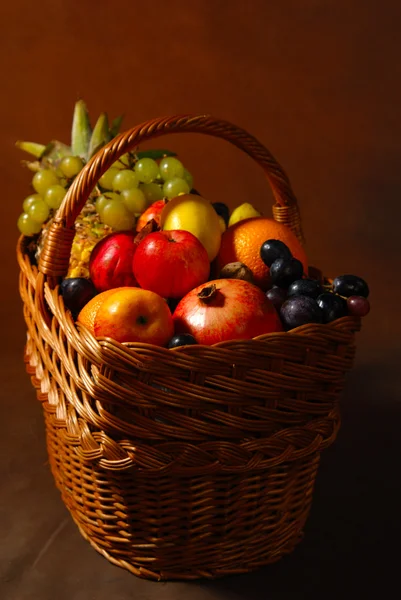 Fruit basket — Stock Photo, Image