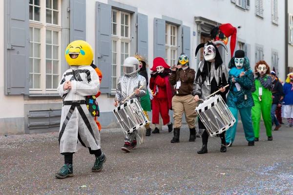 Svizzera Basilea Marzo 2022 Piccolo Gruppo Partecipanti Carnevale Costumi Colorati — Foto Stock