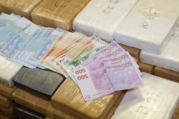 Cocaína e dinheiro — Fotografia de Stock