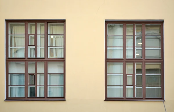 Old window on the plaster — Stock Photo, Image