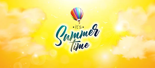 夏天的时间设计 色彩斑斓的空气气球和太阳黄色背景的云彩 用于横幅 邀请函 小册子 海报或其他资料的矢量图解及植树叶图 — 图库矢量图片