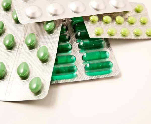 Green medical pills — Stock Photo, Image