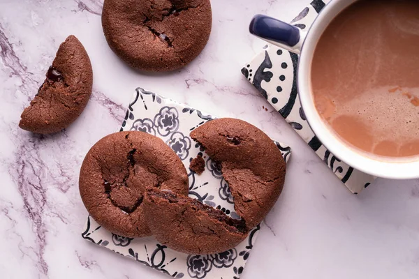 Galletas Chocolate Caseras Frescas Con Centro Suave Oscuro Derretido — Foto de Stock