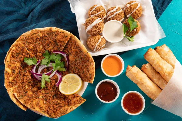 Traditional Mediterranean Moroccan Pizza Flatbread Topped Red Lentils Falafel Cheese — Stockfoto