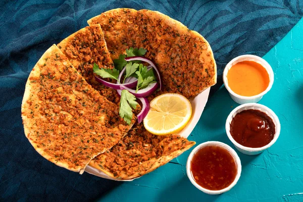 Traditional Mediterranean Moroccan Pizza Flatbread Topped Red Lentils Herbs Served — Stockfoto