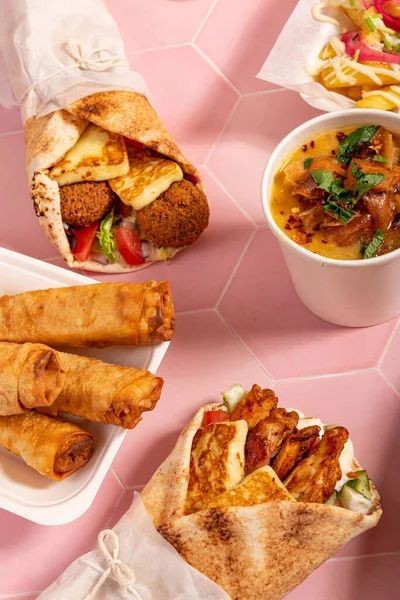 Variety Traditional Takeaway Mediterranean Arabic Meals Sharing — Stockfoto