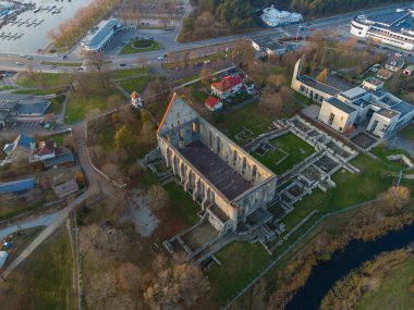 Aziz Brigitte Manastırı yıkıldı.